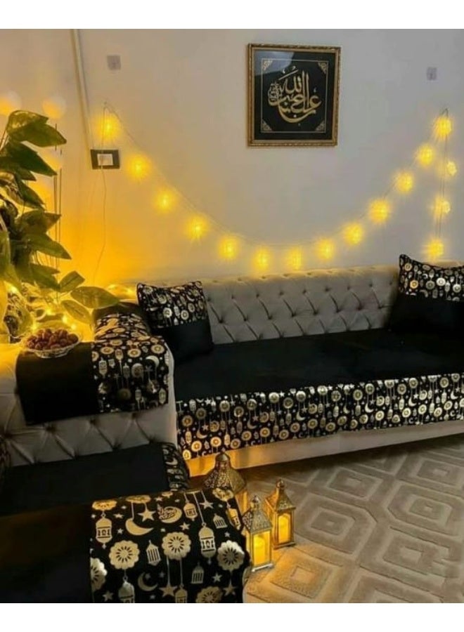 وسادة رمضانية أنيقة من الكتان الذهبي، مربعة الشكل، مقاس 45×45 سم، بوجهين من ، مناسبة للأرائك والكراسي، تُضفي لمسة جمالية أنيقة على ديكور المنزل خلال شهر رمضان. - Image 5